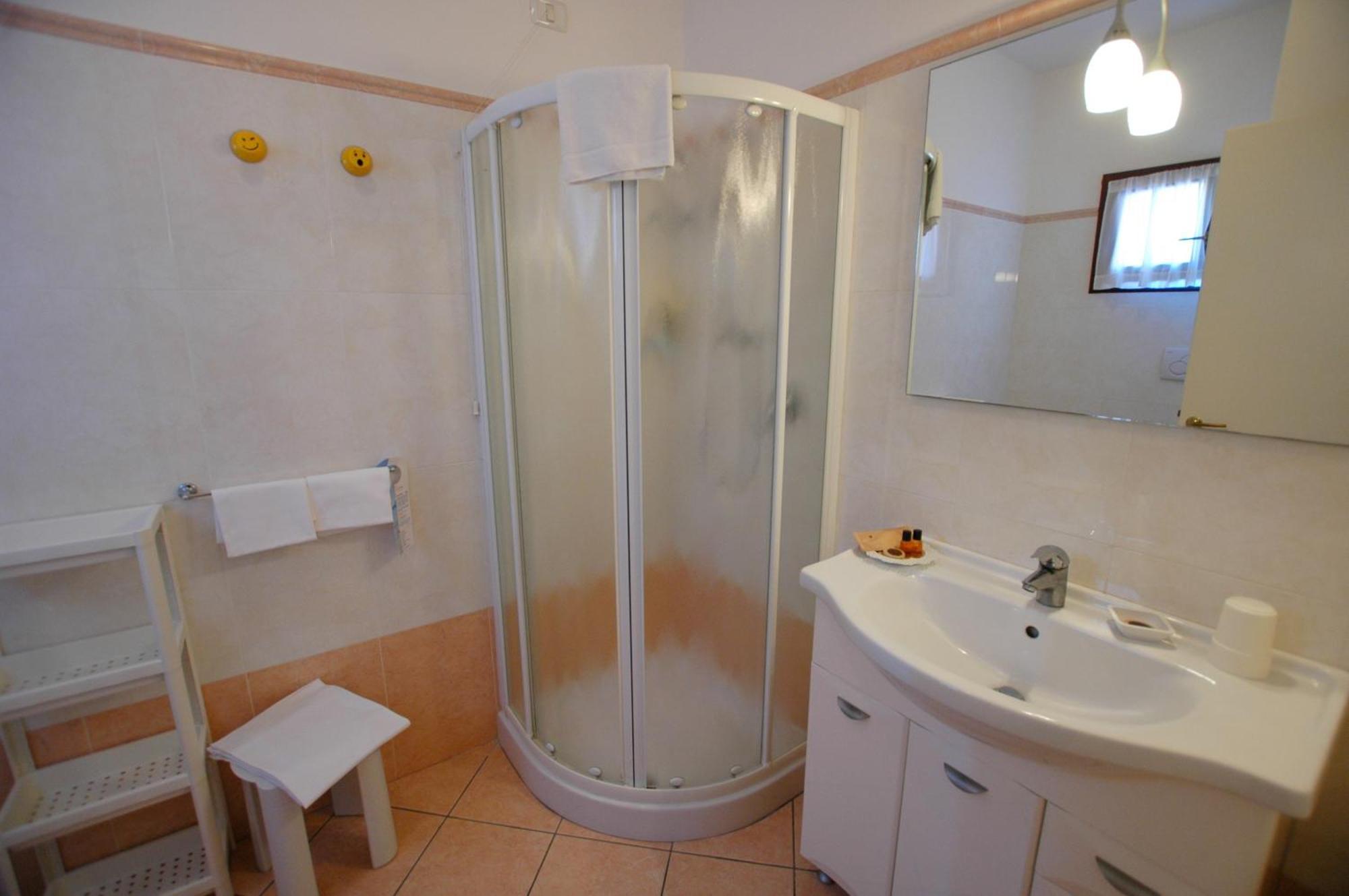 Hotel Mistral Marina di Campo Rum bild