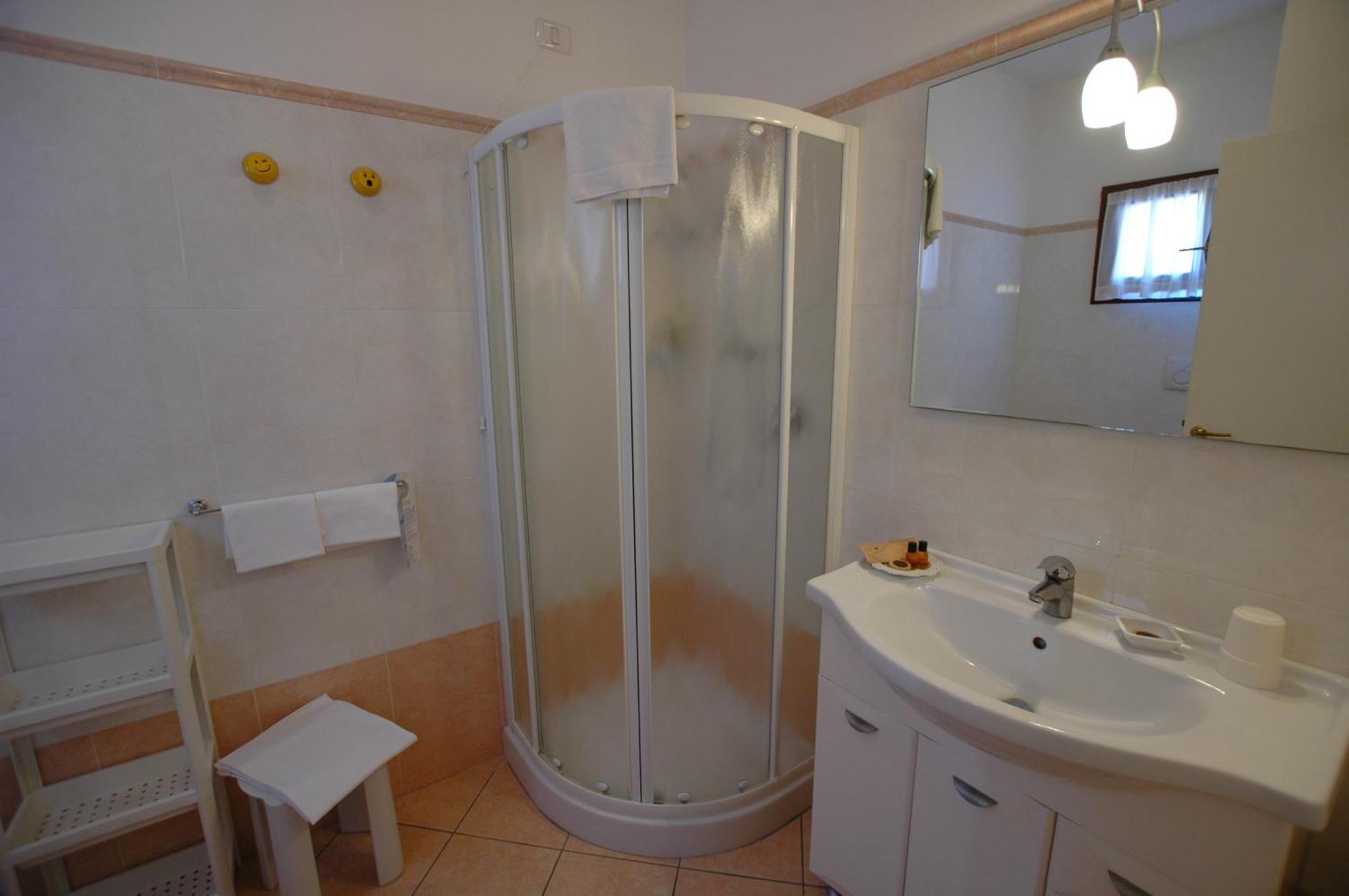 Hotel Mistral Marina di Campo Rum bild