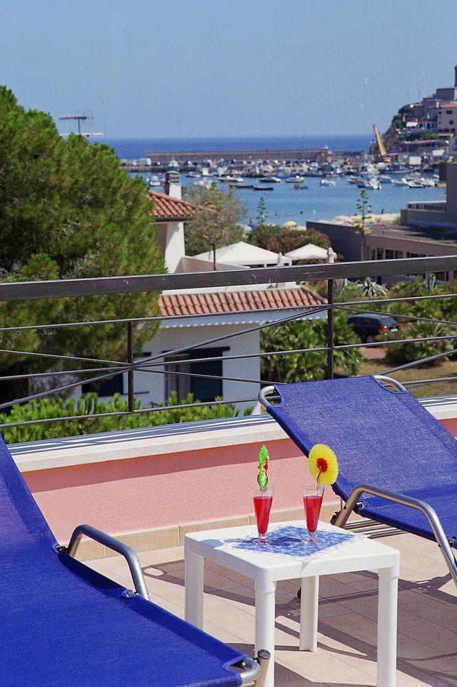 Hotel Mistral Marina di Campo Exteriör bild