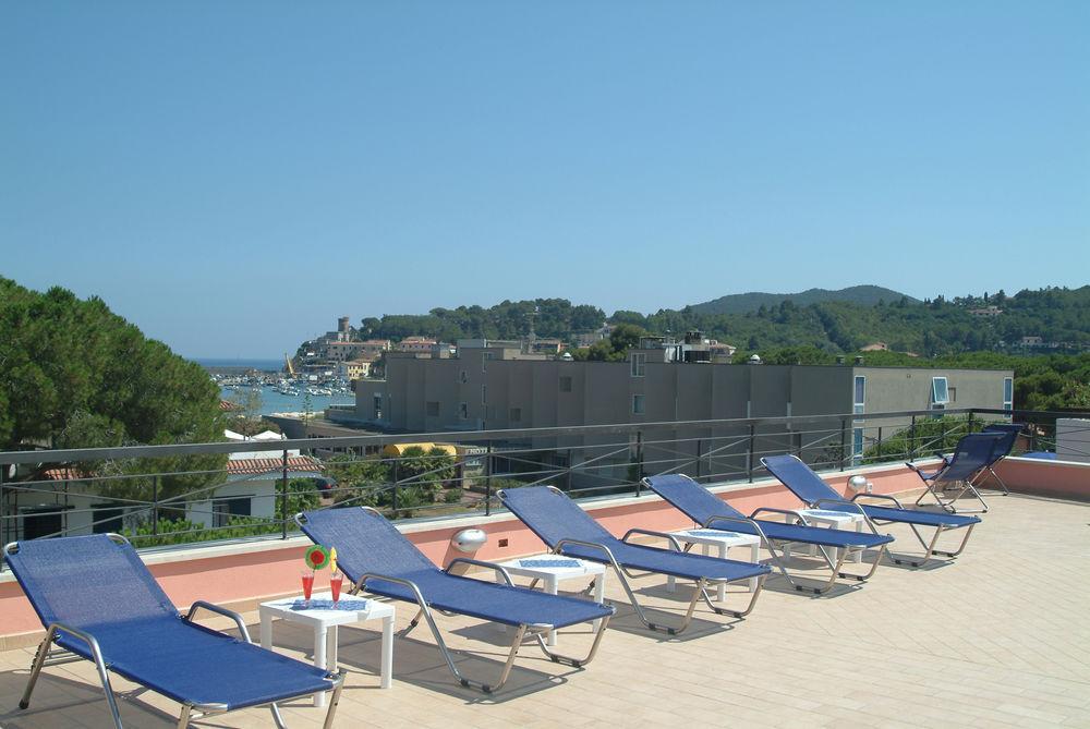 Hotel Mistral Marina di Campo Exteriör bild