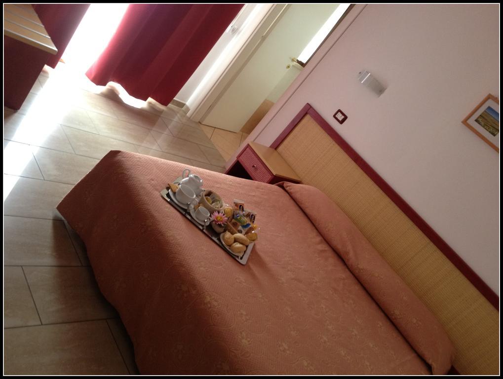 Hotel Mistral Marina di Campo Exteriör bild